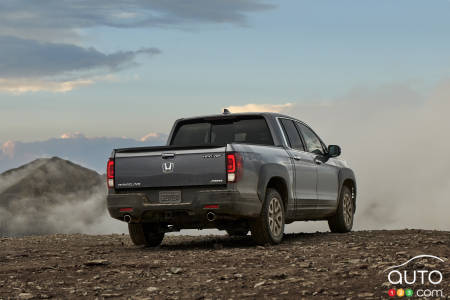 2021 Honda Ridgeline, three-quarters rear